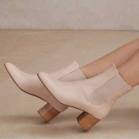 Kahmune Mila Bootie 7 Beige Almond Toe Pull On Leather Block Heel Chelsea - Picture 1 of 9